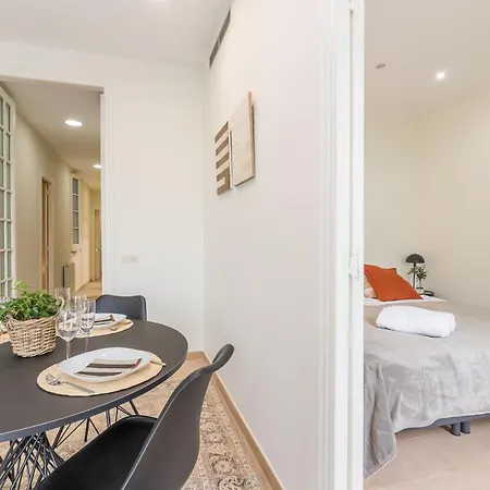 My Space - Spacious And Modern Near The Hospital Clinic * バルセロナ