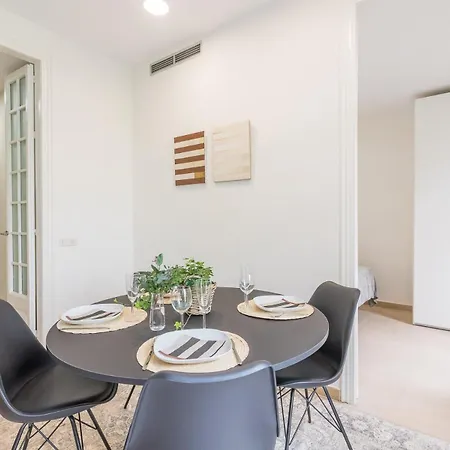 My Space - Spacious And Modern Near The Hospital Clinic *
