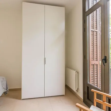 アパート My Space - Spacious And Modern Near The Hospital Clinic *
