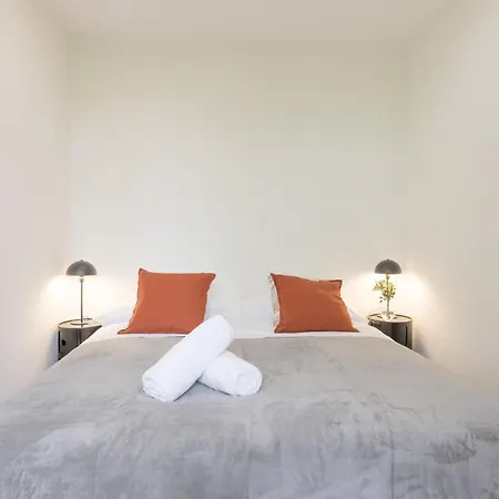 アパート My Space - Spacious And Modern Near The Hospital Clinic