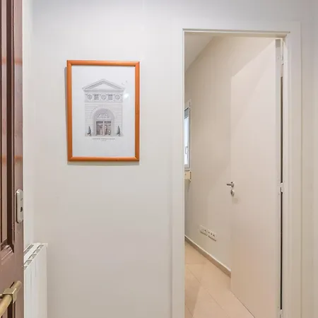 My Space - Spacious And Modern Near The Hospital Clinic 公寓